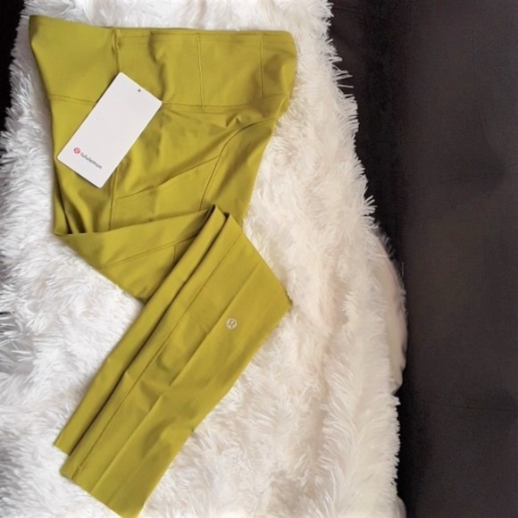 SOLD...Lululemon Fast and Free Tight 25" Sz 8 - Picture 8 of 8